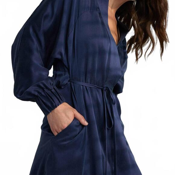 NEW LUNYA washable silk short robe in deep blue